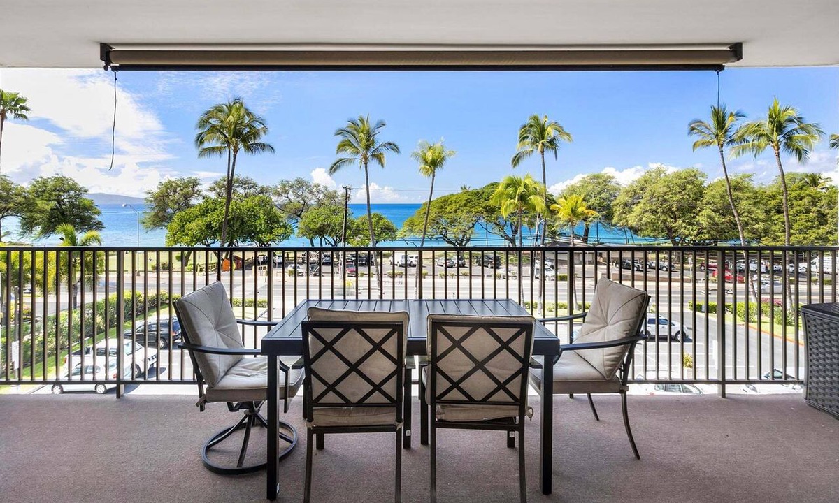 Kihei Condo | Maui Parkshore 414, Beautiful Remodel, Center Cut Top Floor, Amazing Ocean Views