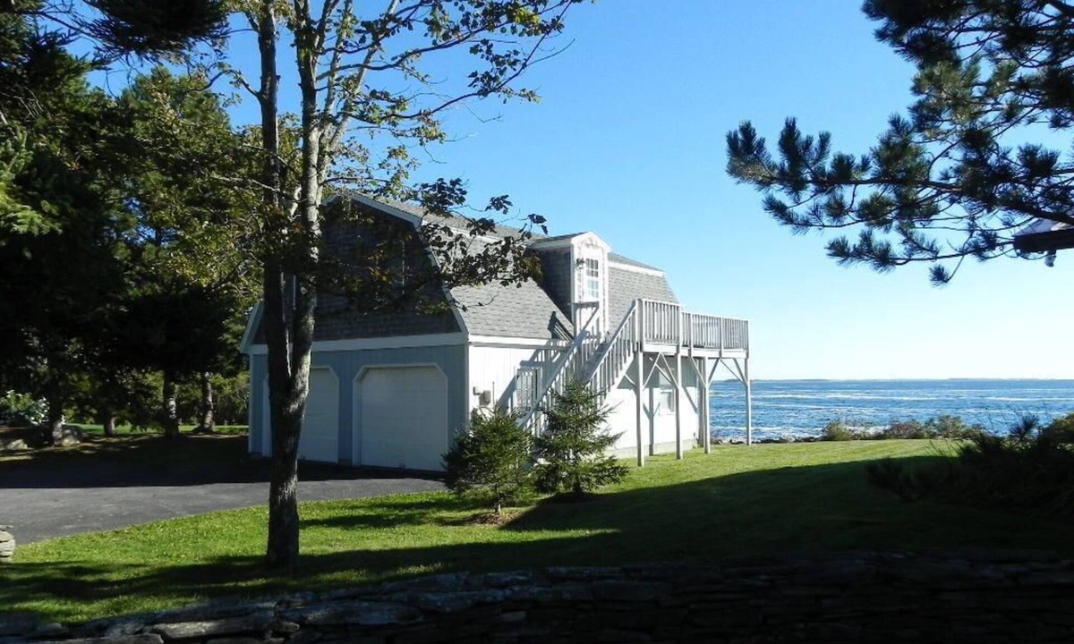 New Harbor Apartment | McFarland Shore/New Harbor