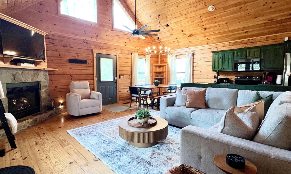 Murphy Cabin | Meadow Vista – 3BR/3BA Cabin Nestled in the Blue Ridge Mountains