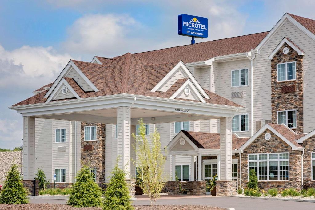 Clarion Hotel | Microtel Inn & Suites by Wyndham Clarion