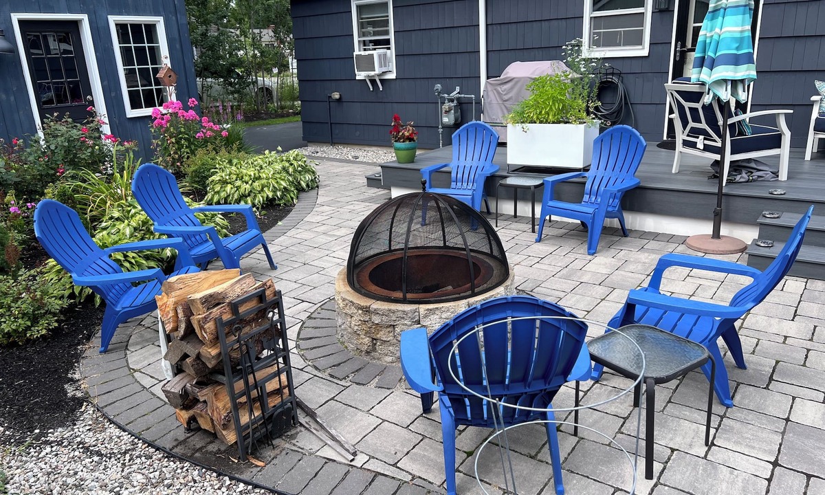Yarmouth Apartment | Midcentury Modern 2 Bedroom Village Oasis