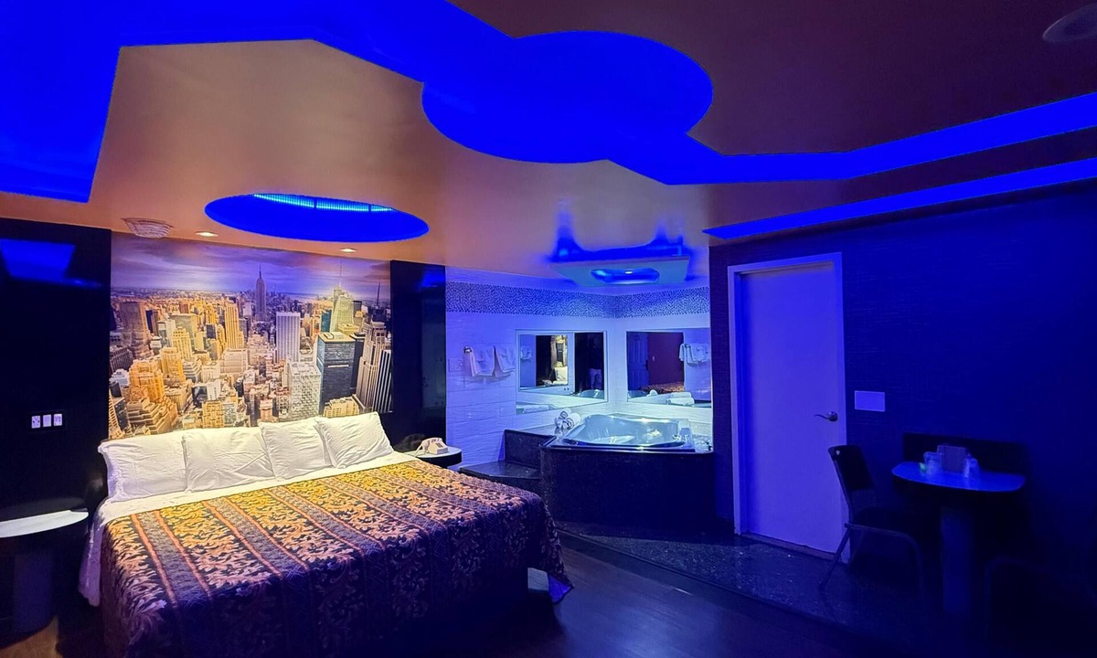 North Patchogue Hotel | Midway Motel