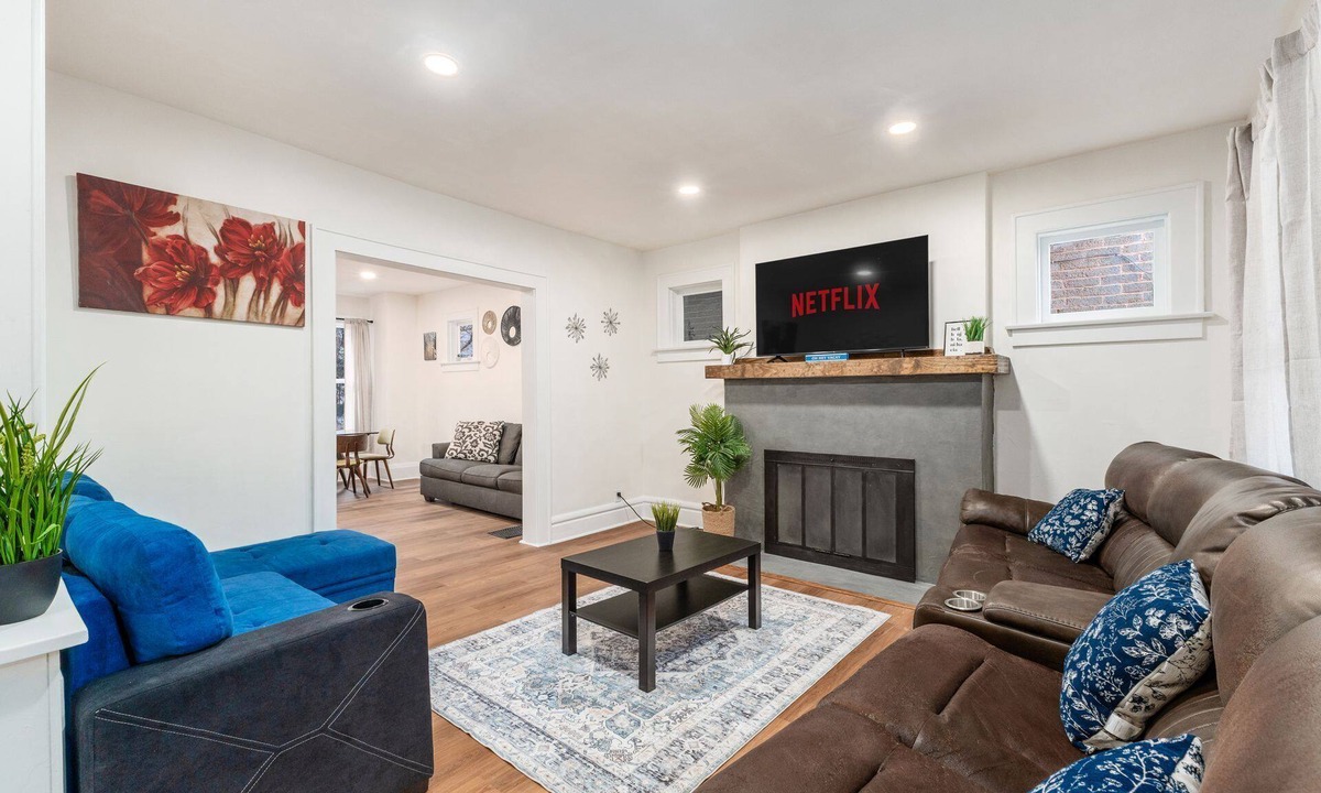 Columbus House | Minutes to Hospital, Cozy 3BR w/Game Room, Family-Friendly