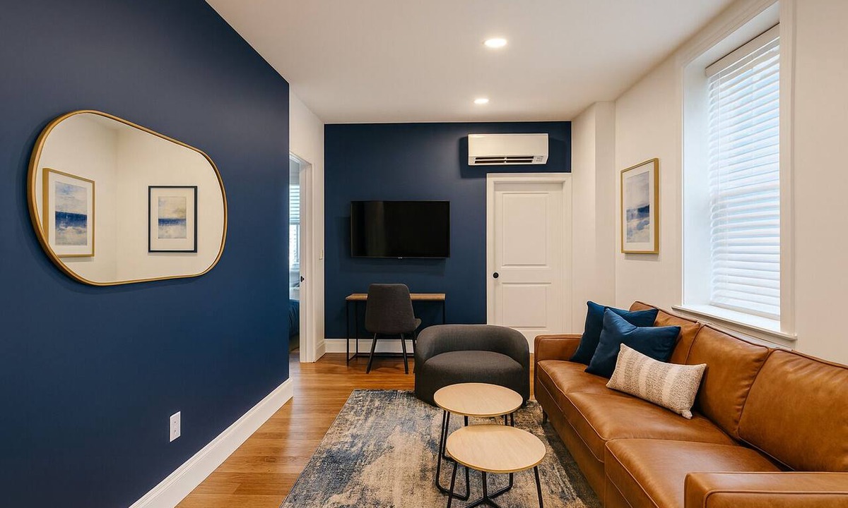 Corn Hill House | Modern 1BD/1BA apartment in the heart of Cornhill featuring high-speed WiFi, smart TV, and a fully equipped kitchen. Perfect blend of comfort and convenience in one of Rochester’s most charming neighborhoods.