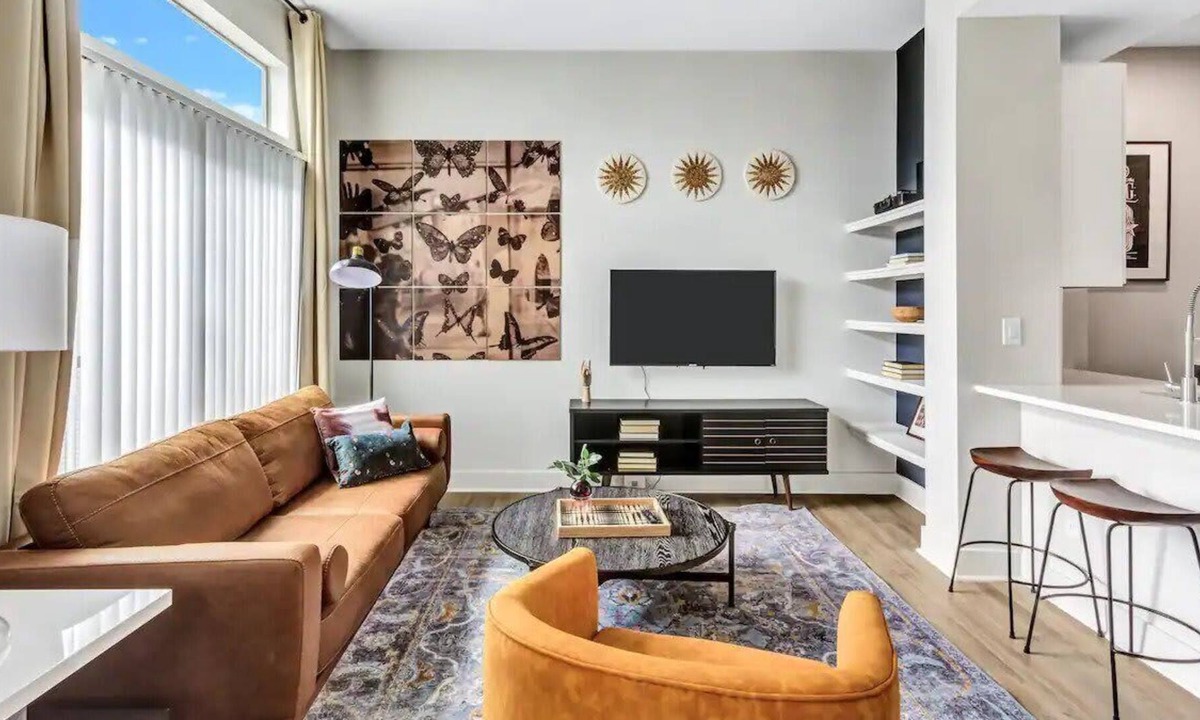Deep Ellum Apartment | Modern 1BR CozySuites w/pool, gym, parking #03