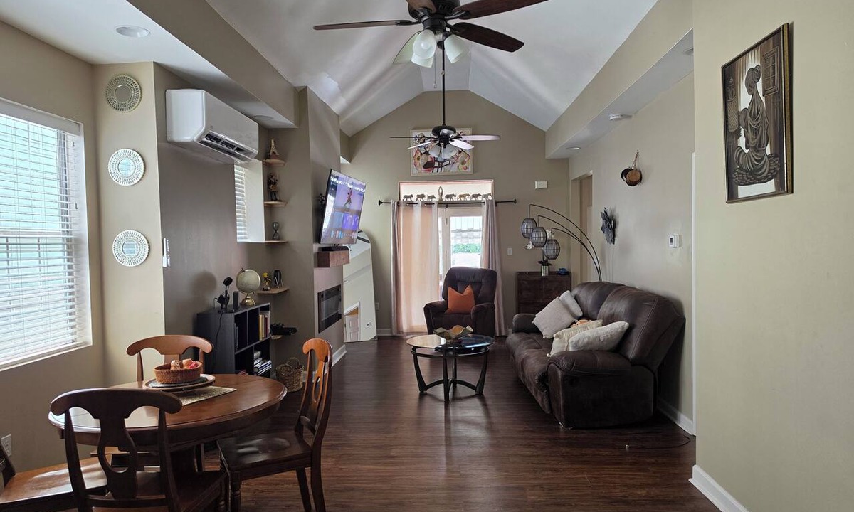 South Hills Apartment | Modern 2br apt walking distance to the T