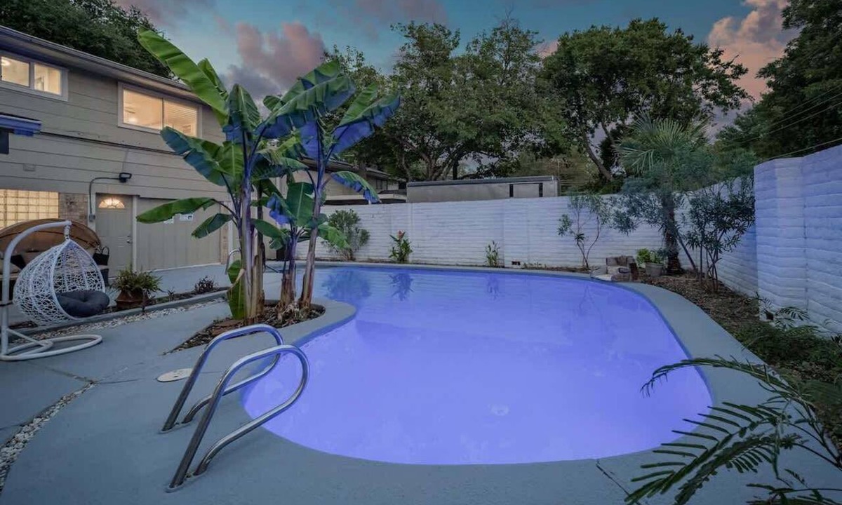 Dallas House | Modern 5BR w/Pool, Cinema & Game Room