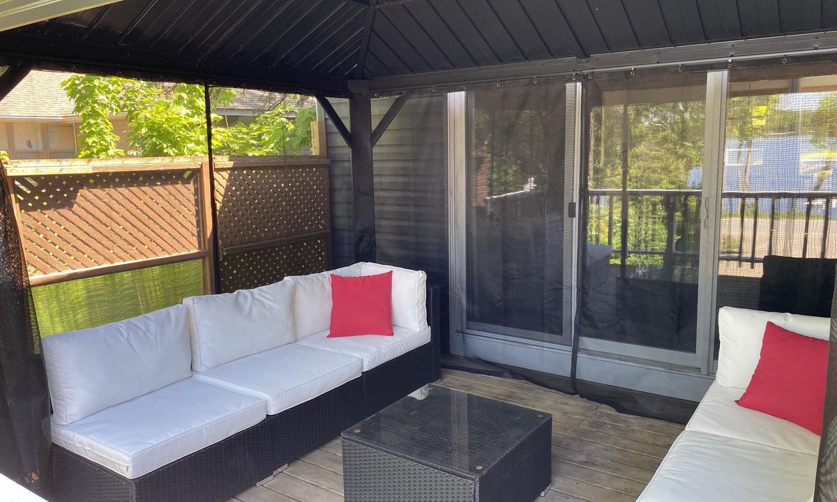 Carden Cottage | Modern Cottage with Dock and WiFi on Lake Dalrymple