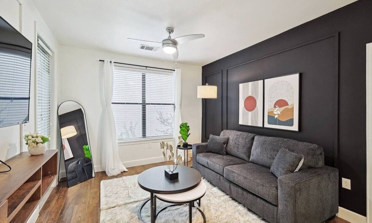 Frisco Apartment | Modern Frisco 2BR Retreat Close to Shopping & Corporate Centers