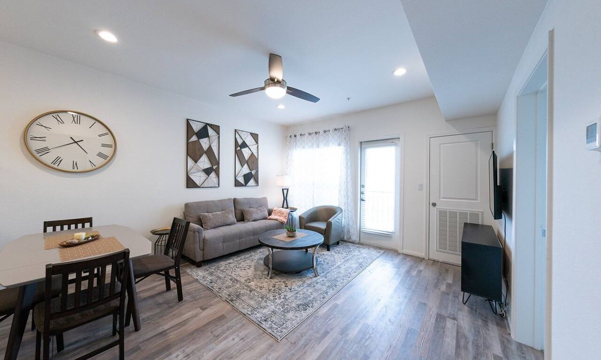 Katy Condo | Modern One Bedroom + Study private condo unit|2P