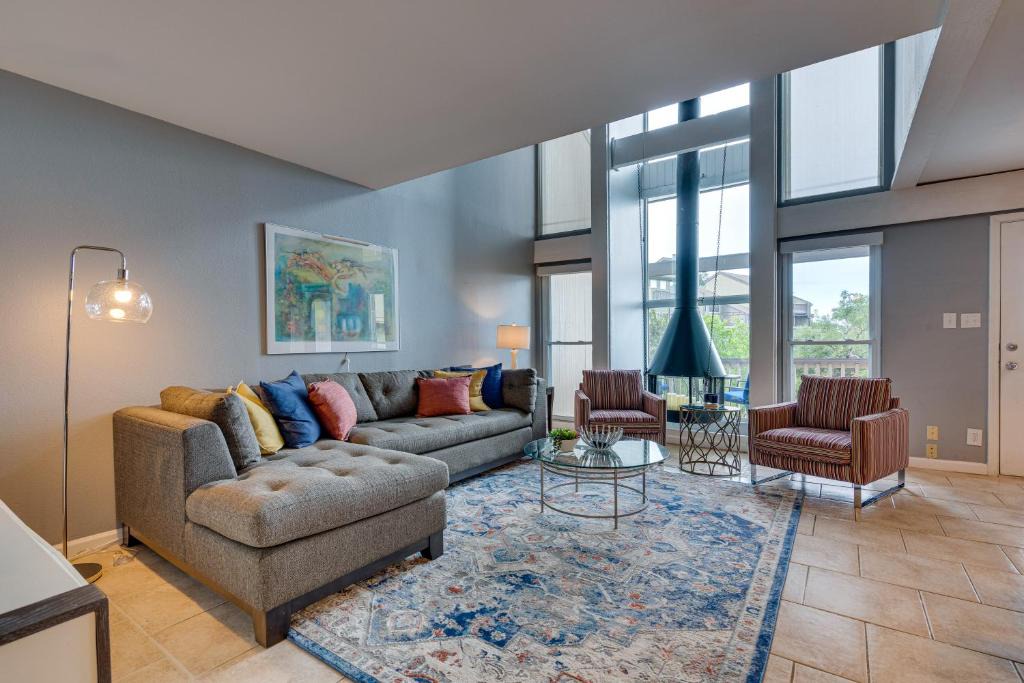 Point Venture House | Modern Point Venture Vacation Rental w/Deck!