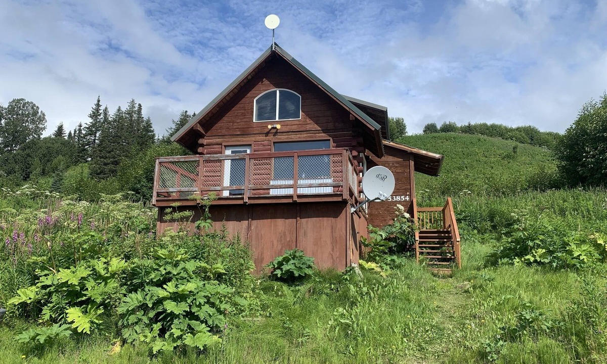 Fritz Creek Cabin | Modern private cabin on 2.27 acres overlooking the bay