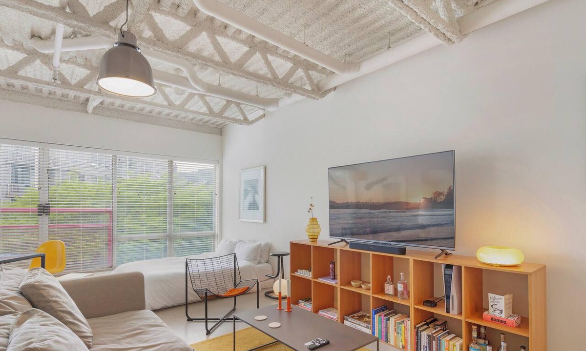 Mount Pleasant Condo | Modern & Stylish Studio Flat - Right off Main St.