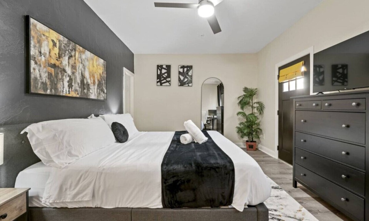 East Liberty Apartment | Modern & Upscale King Bed Suite|Private w/Parking!