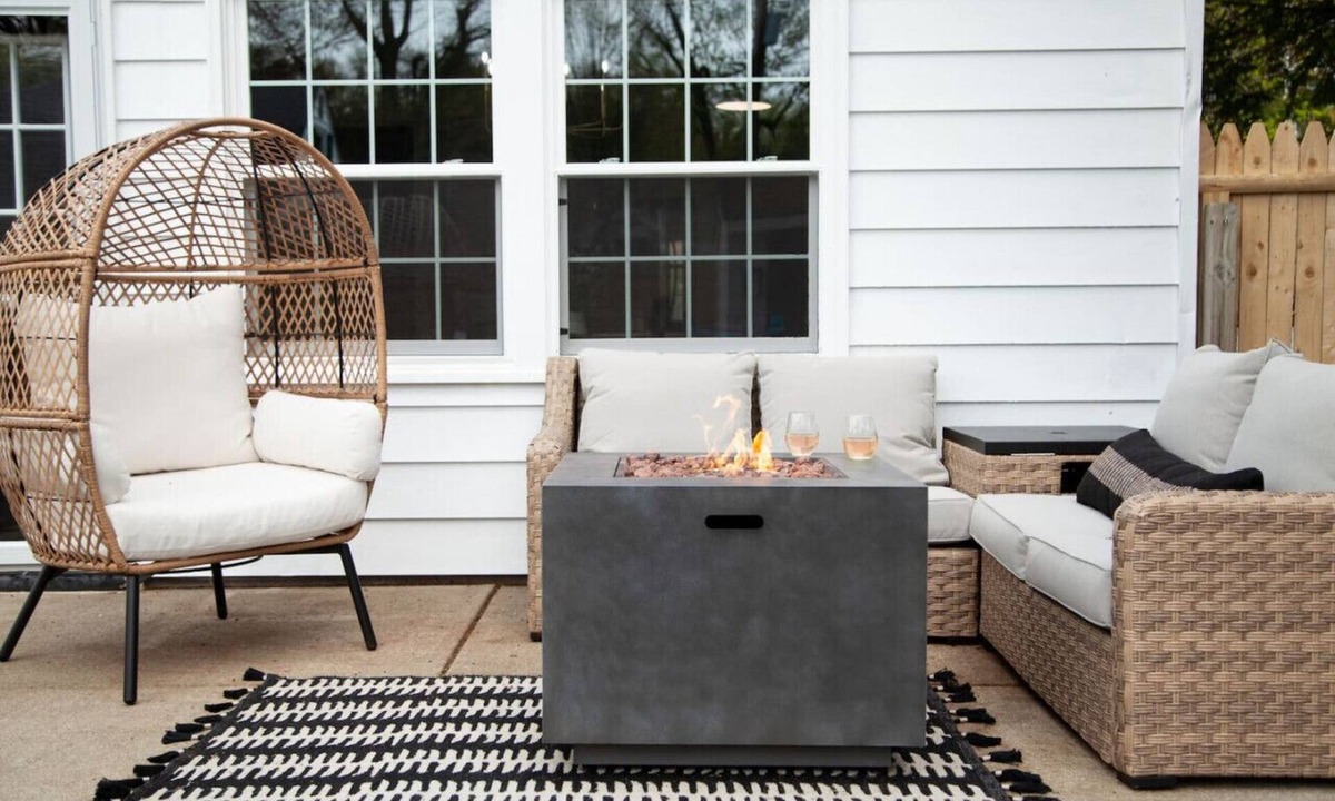 George Haywood's Lakefront House | Modern Wine Country Getaway for 7 + Hot Tub