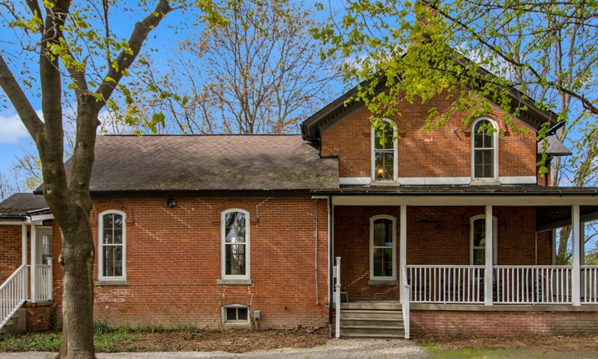 Ann Arbor House | Moeder's: Accommodations and Event Space