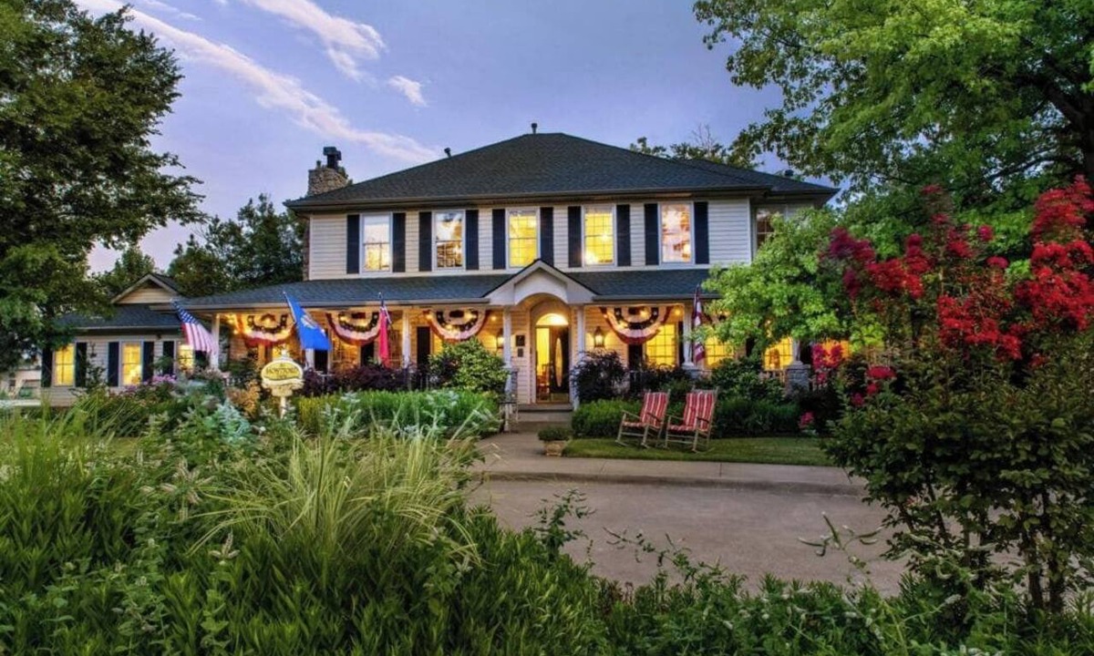 Norman Bed & Breakfast | Montford Inn & Cottages
