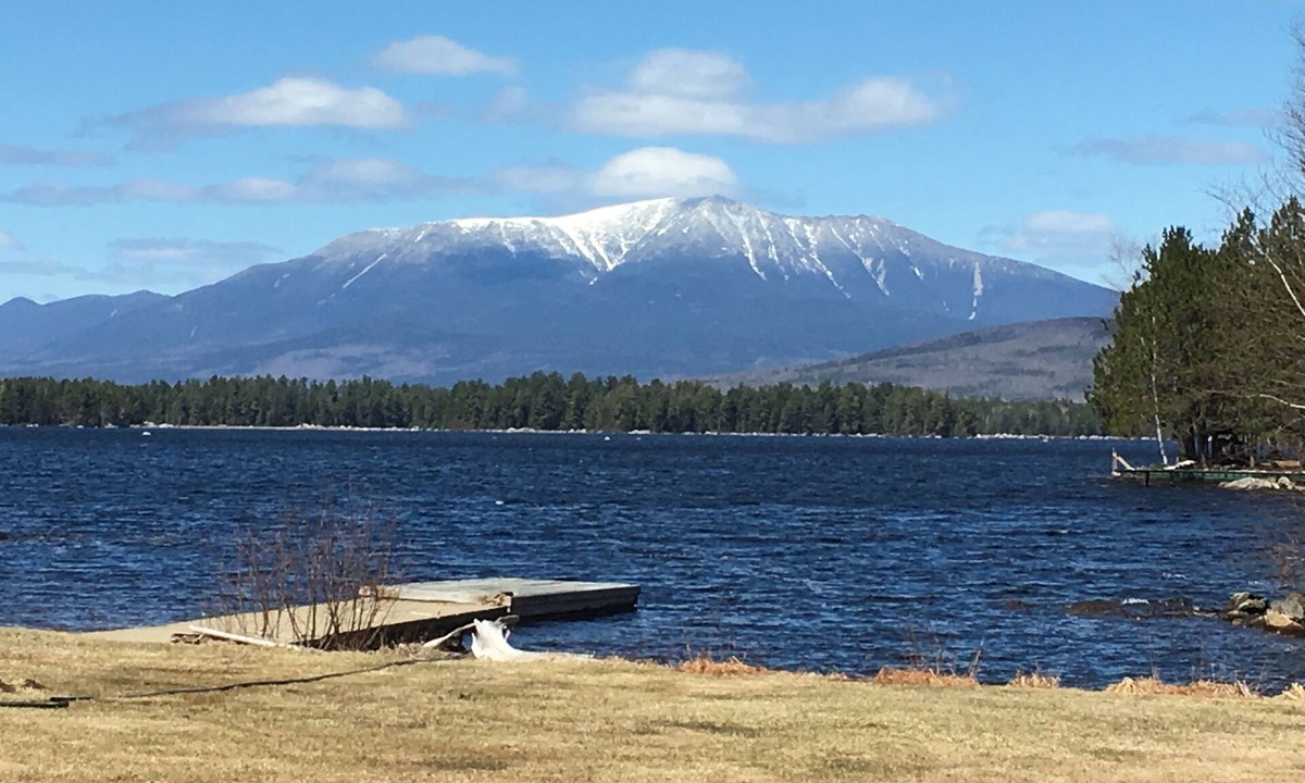 North Penobscot Cabin | Moose Lodge - Mt Katahdin View/Lakefront Lake Millinocket