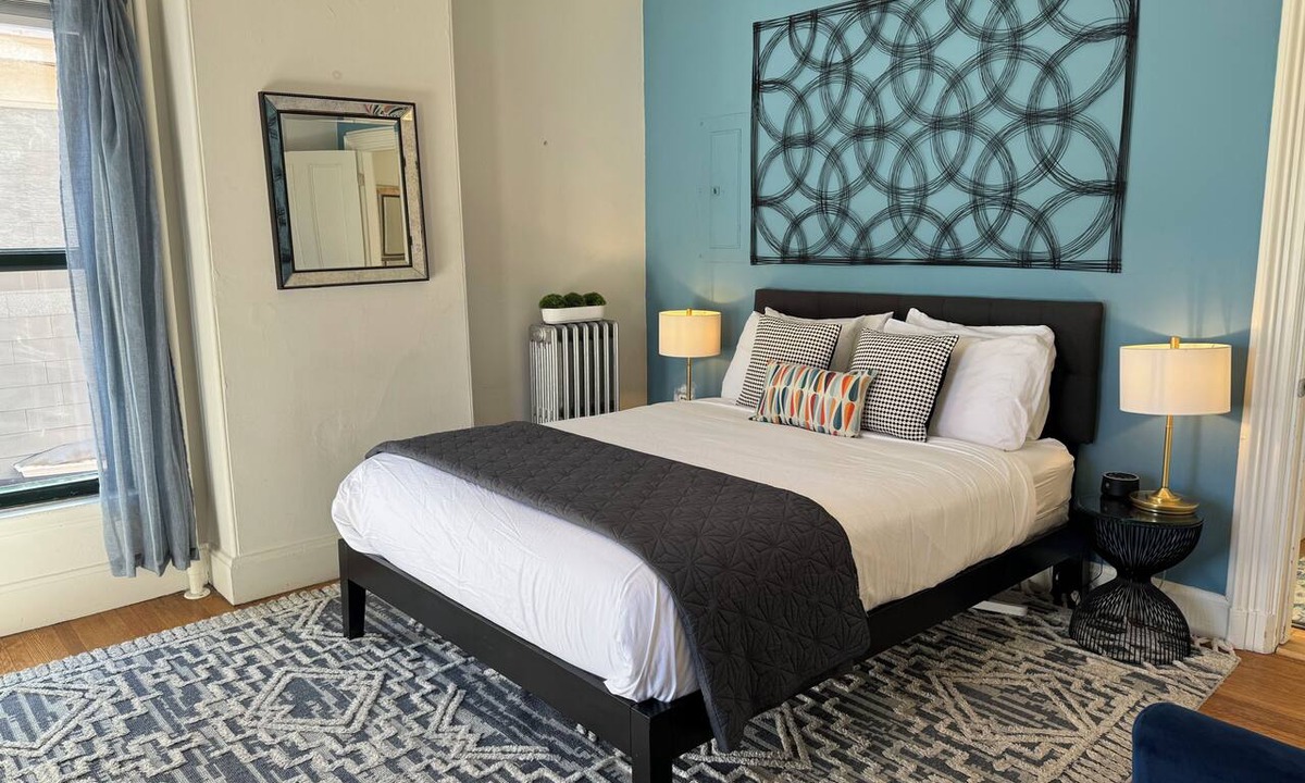 Parkside Hotel | Morrill Mansion | 3 | Self Check In | Parking
