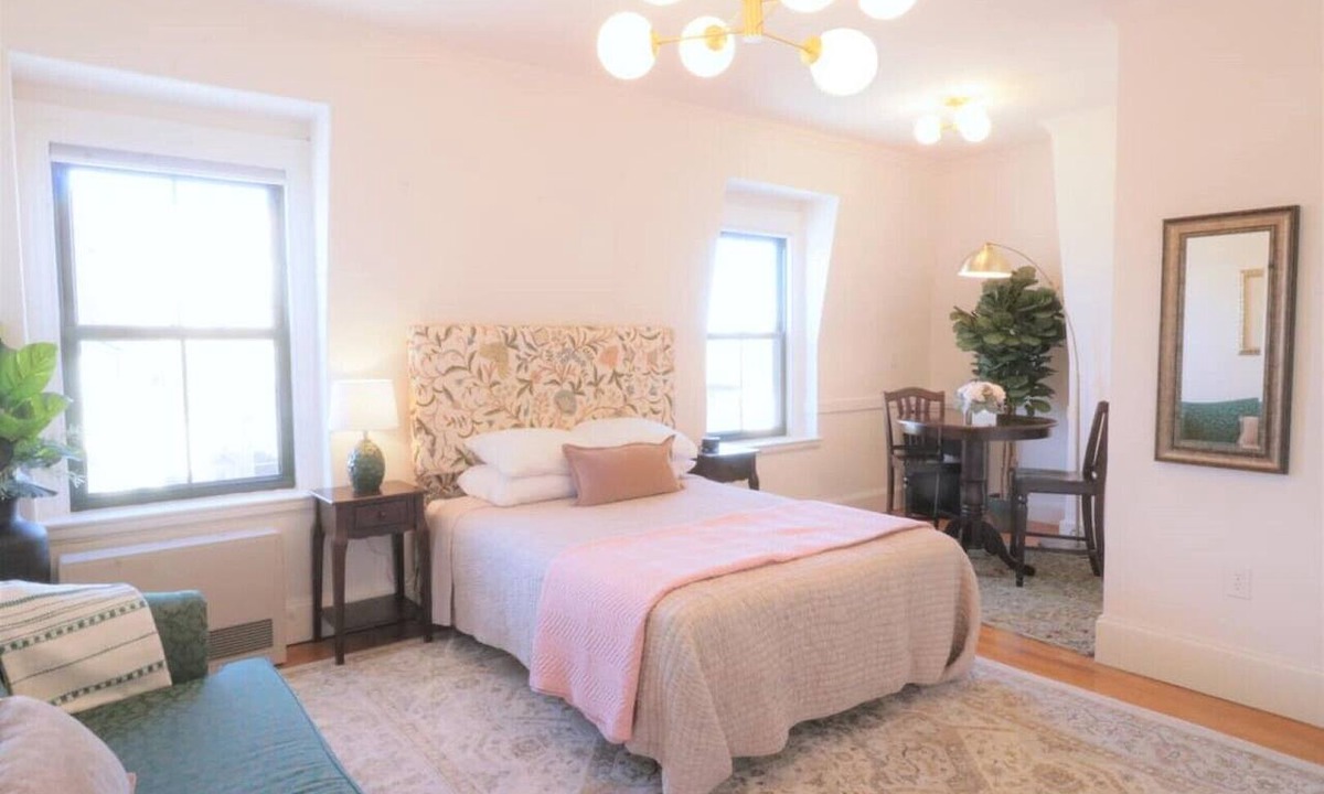 Parkside Hotel | Morrill Mansion Inn | 4 | Self Check In | Parking