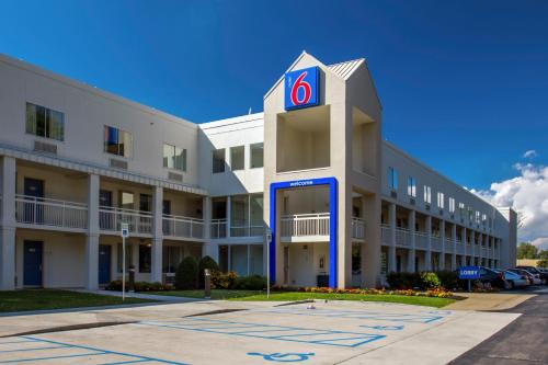 Williamsville Hotel | Motel 6 Buffalo NY Airport Williamsville