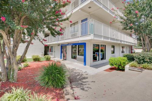 Columbus Hotel | Motel 6-Columbus, OH - West