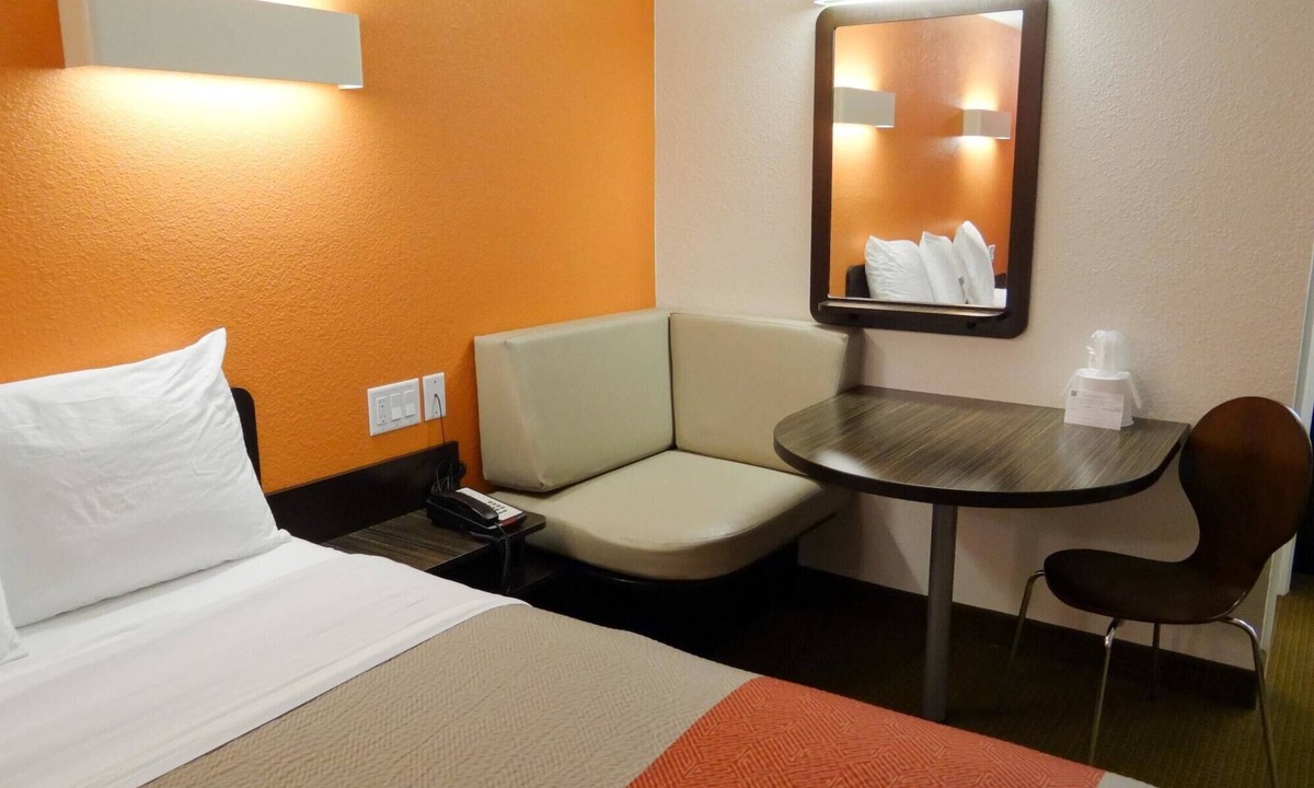Erie Hotel | Motel 6 Erie, PA