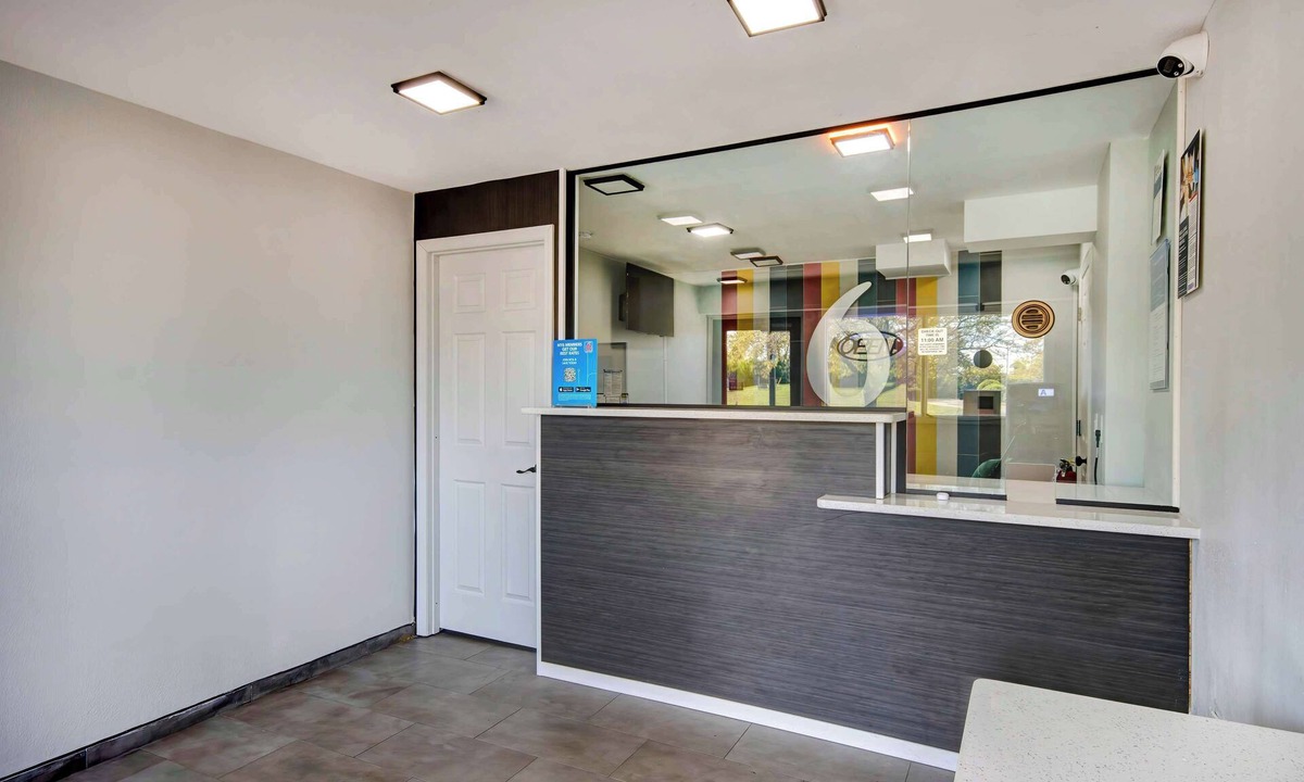 Clintonville Hotel | Motel 6 - OSU N
