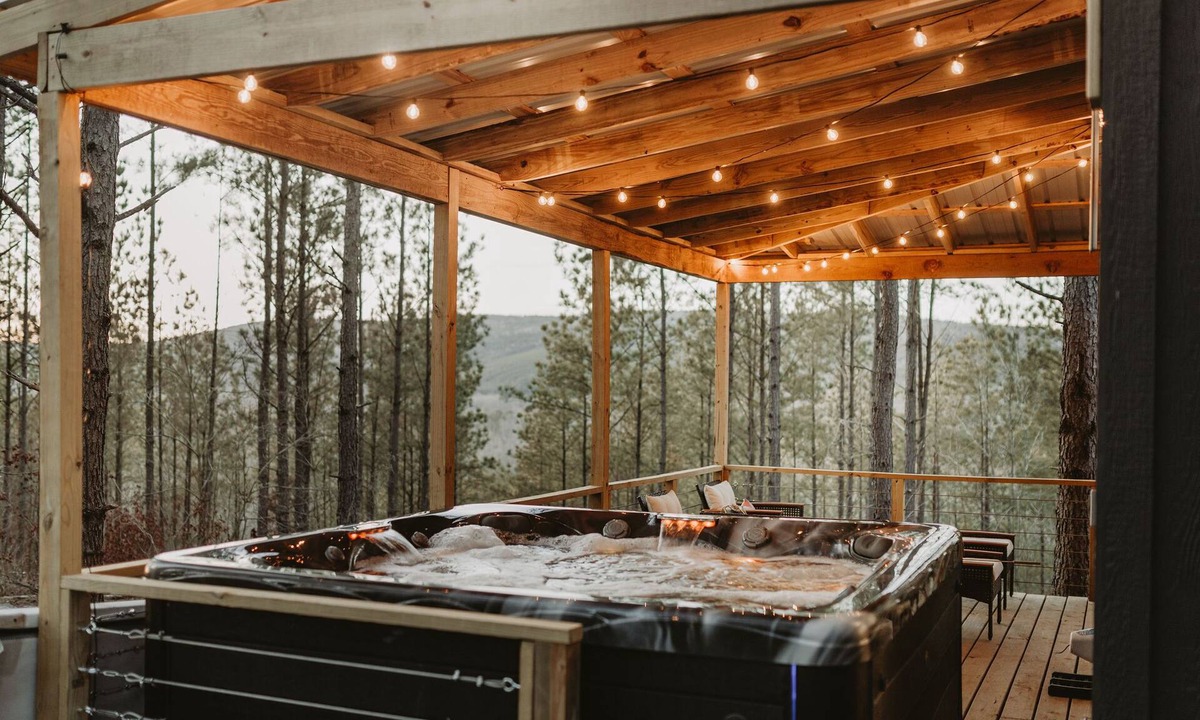 Pickens Cabin | Mountain cabin,Creek access, Hot tub near Hochatown