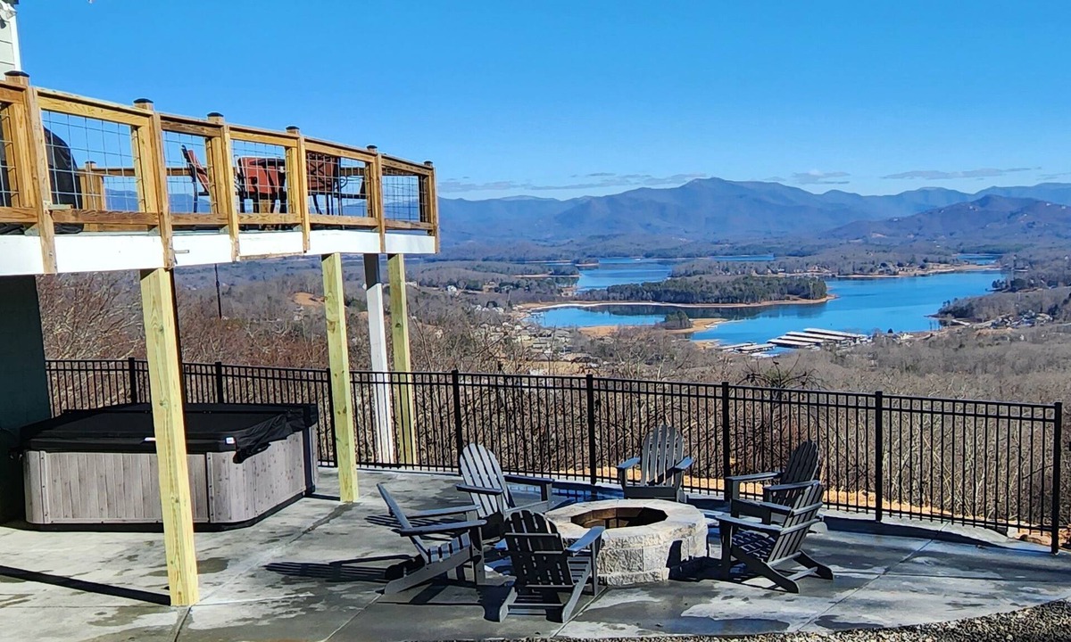 Young Harris House | Mountain Serenity Meets Lake Adventure Near Lake Chatuge