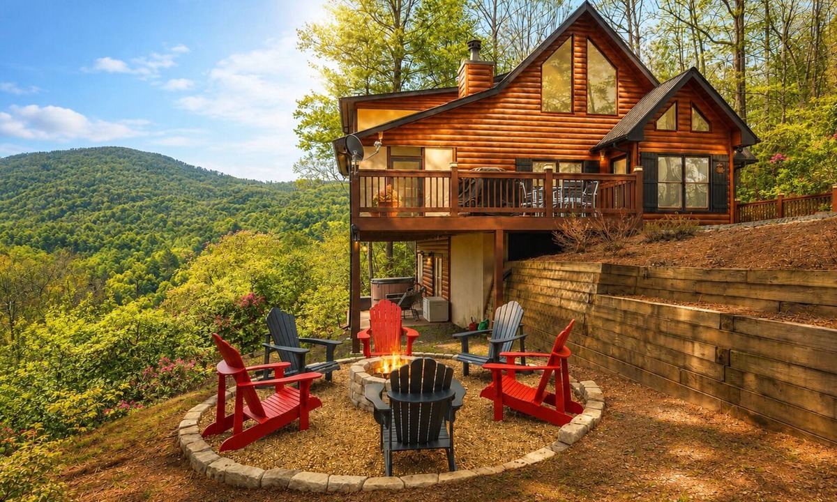 Ridgeline Vistas Cabin | Mountain view cabin | Hot tub | Peloton | Arcade | King | 11 mile to Blue Ridge