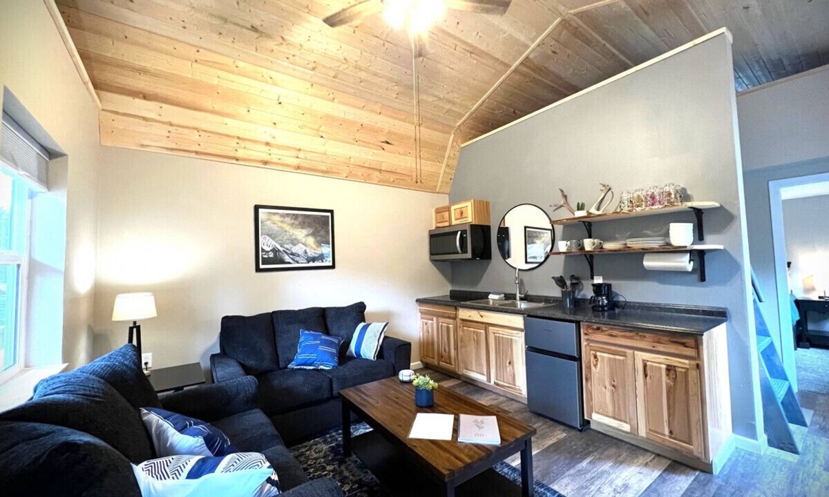 Questa Woods Cabin | Mt. Benson Cozy cabin #1 of #3 Brand new build