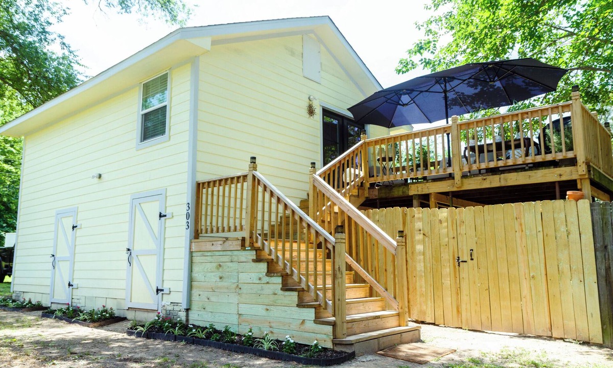 Mount Pleasant House | Mt Pleasant 2BR w/Fenced Yard + Deck