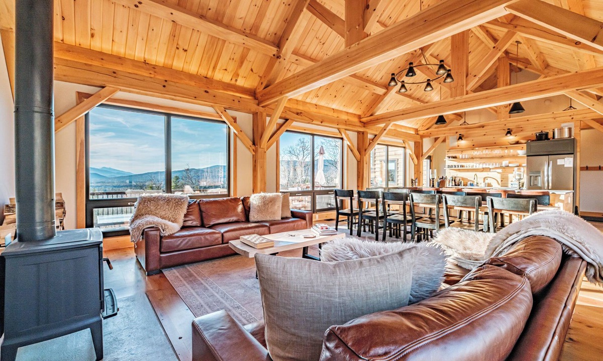 Bethel House | Mtn View, Sleeps 20, Hot Tub, Firepit, Wood Stove, Theater, Workspace, Bar, Gym