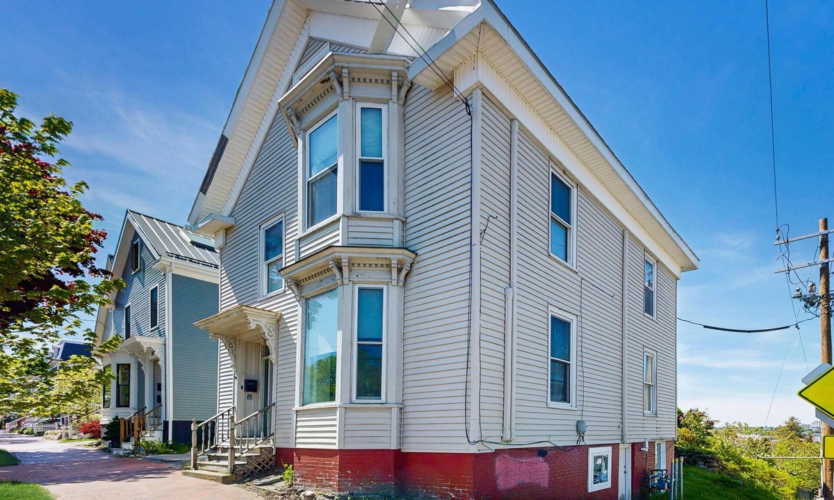 Munjoy Hill Apartment | Munjoy Hill apartment w/AC, walk to town & promenade