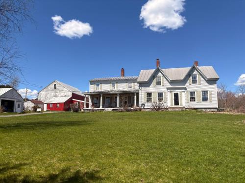 Oakland Bed & Breakfast | My Valhalla Farm-Room Rentals