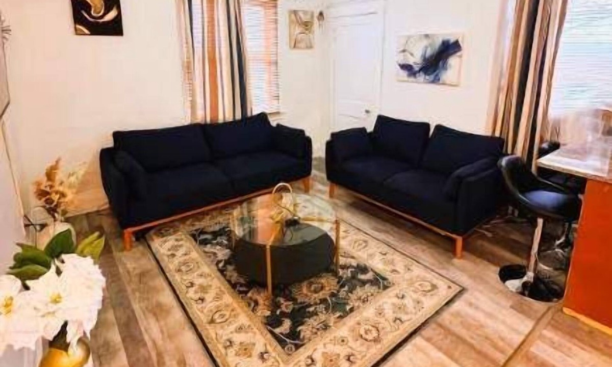 Munhall Apartment | Natvy Alpha Suite - 3 Bedroom