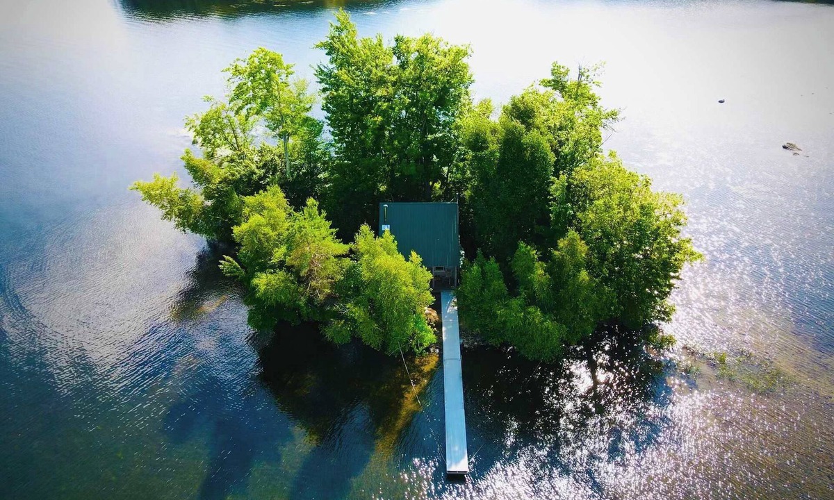 Monmouth House | Naughty Dog Private Island Log Cabin