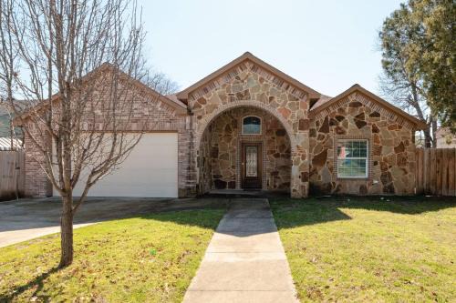 Oak Cliff House | Near World Cup Stadium - Your Game Day Home!