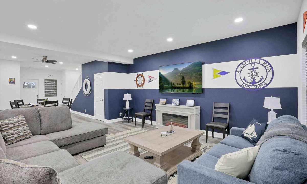 Buckeye Lake House | New Build 2024 | Spacious | Hot Tub | Pet-Friendly
