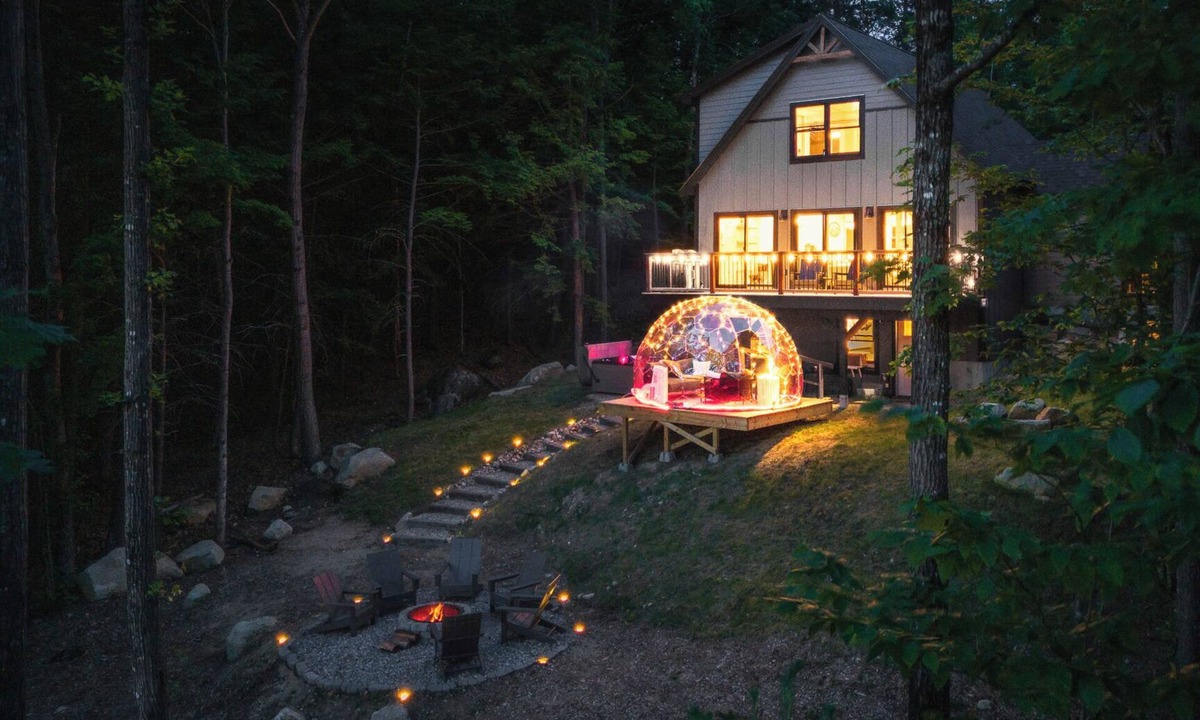 Bryant Pond Ski Chalet | New Chalet, Outdoor Dome w/views, Lakes, Hottub, Firepit, Arcade, Wet Bar, Pets