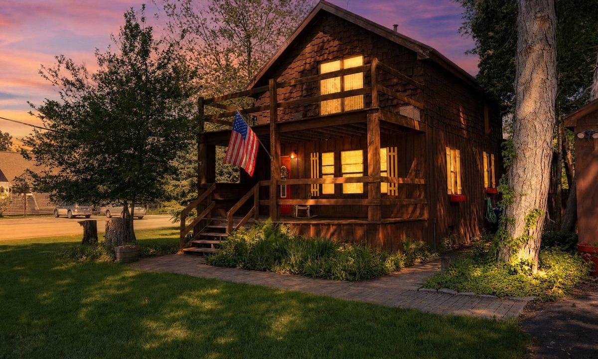 West Seneca Apartment | NEW! City Explorer Basecamp Buffalo