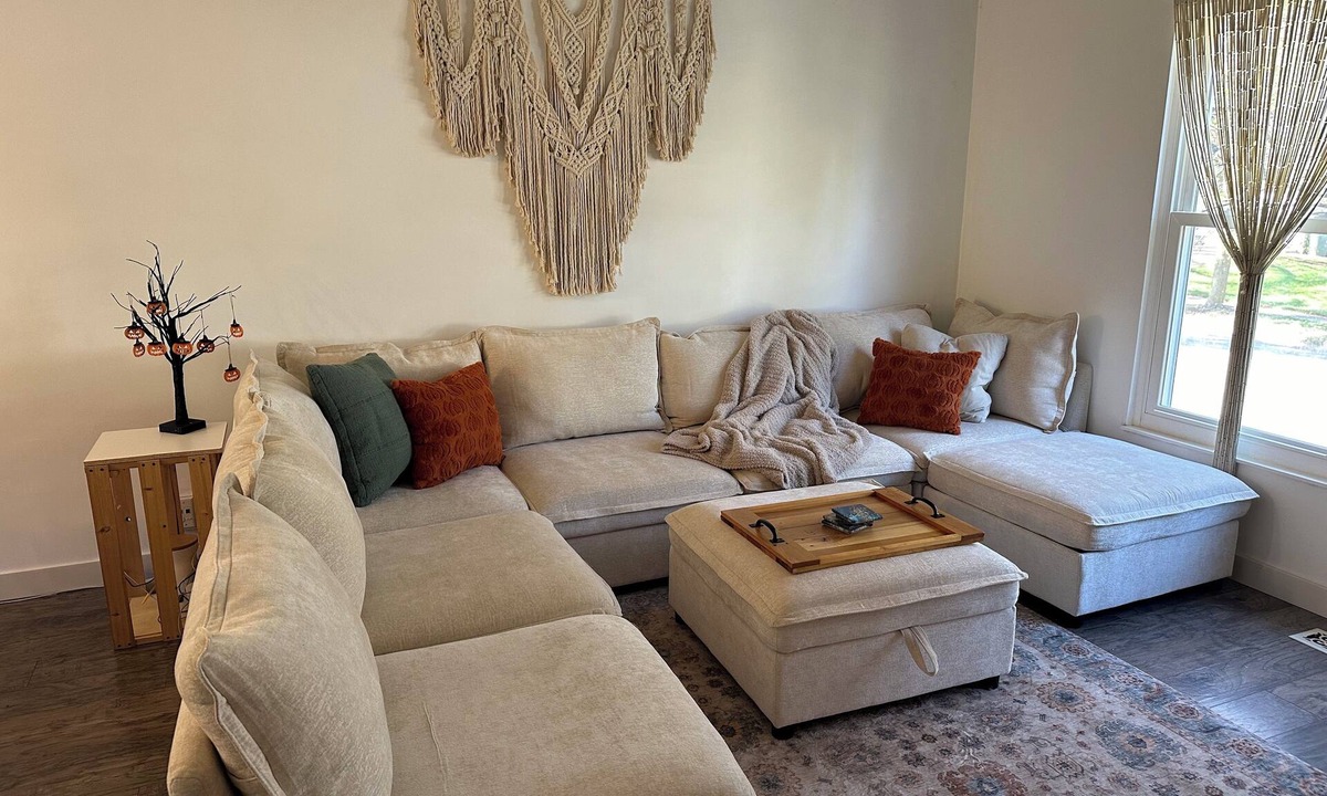 Columbus House | NEW Cozy Home Away From Home Centrally Located with Fenced Backyard