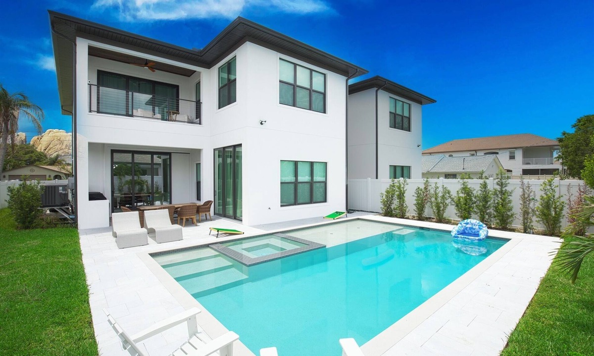 Naples Park Villa | New Due Sogni-2 Villas in Naples 2 Heated Pools & Jacuzzis - Sleeps 28