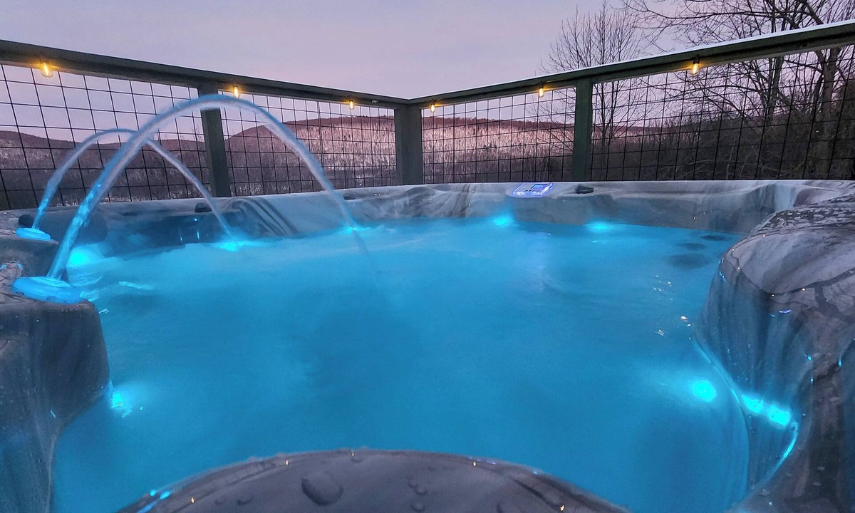 Naples Cabin | NEW! Hot Tub Ski Lodge Near Bristol & Hunt Hollow. Finger Lakes, Games & Firepit