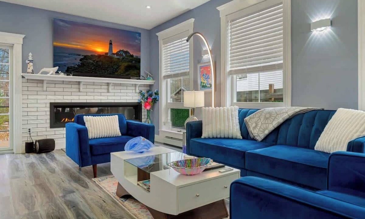 North Deering House | NEW Luxe Coastal Retreat | Hot Tub & Fire Pit