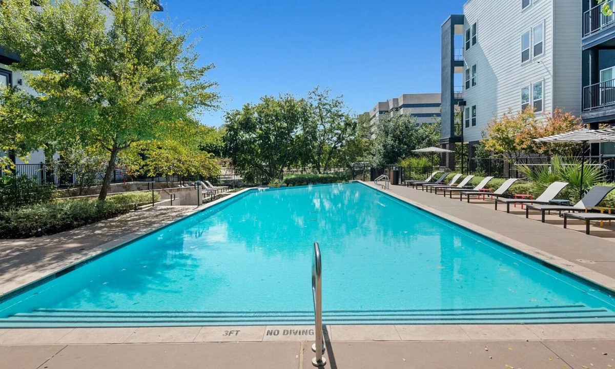 Dallas Design District Apartment | New Modern Luxury Apartment 5 min from Downtown Dallas w/Pool Table, Pool, Gym!