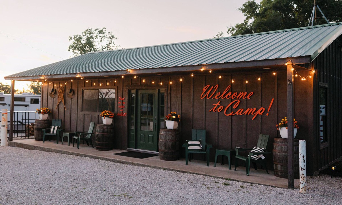 Shell Knob House | New Renovated Camp House 2BR with Marina and Park Amenities Sleeps 6 comfortably