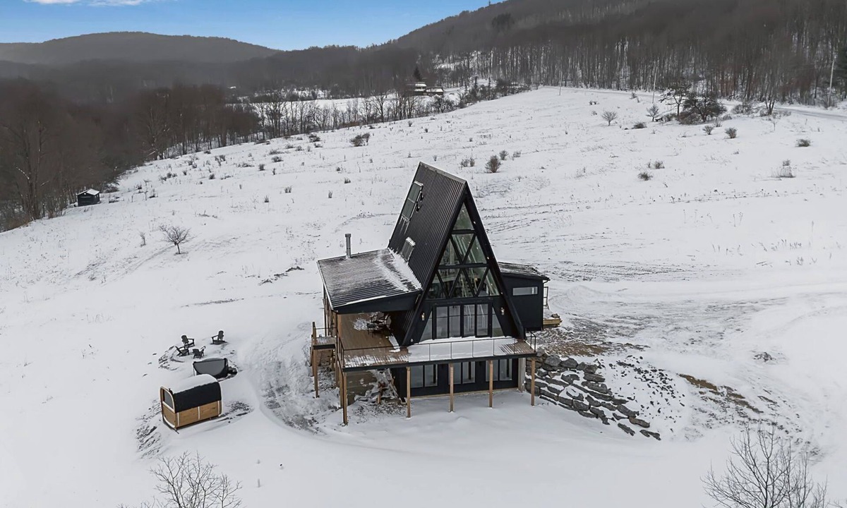 Ellicottville Ski Chalet | Newly Built Luxury EVL A-Frame (Sauna & Hot Tub)