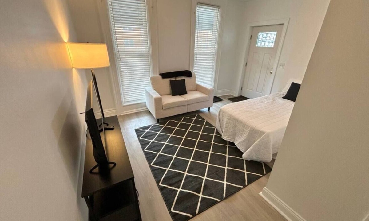 Erie Apartment | Newly remodeled apartment near Gannon